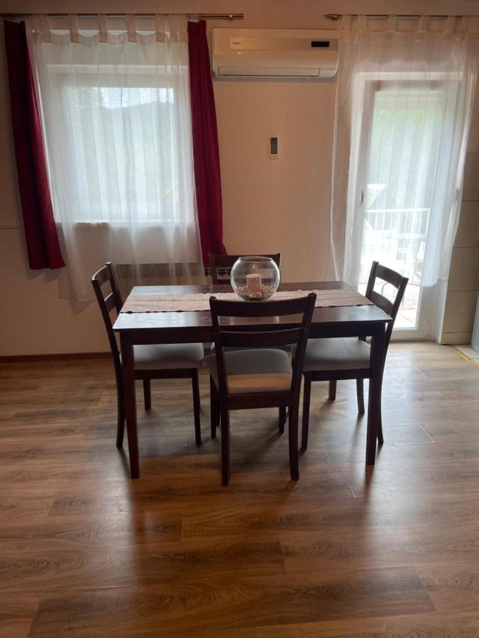 Plavo Oko Apartment *